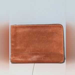 TUSTING Large Brown Leather Folio